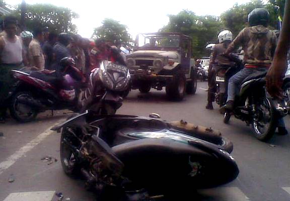 Kecelakaan Beruntun di Jalan Soetta, Satu Orang Kritis 