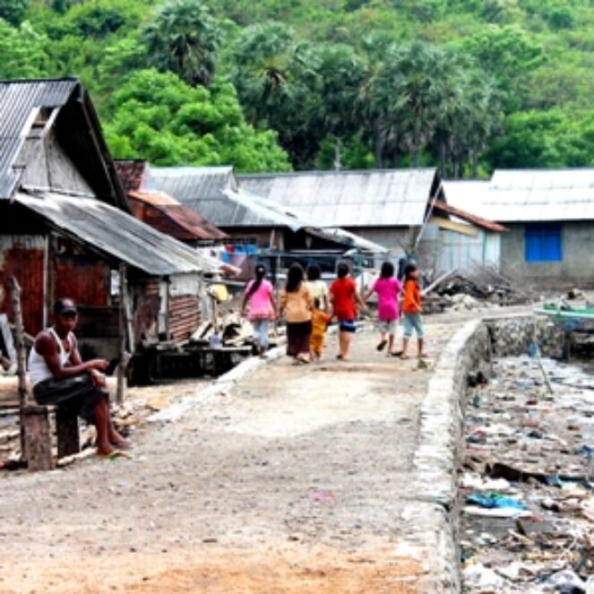Banjir Rob Ancam Perkampungan Songgela