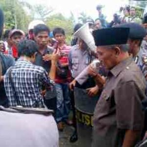 Tuntut Perbaikan Jalan, HIMDOS dan DPRD Akan ke Mataram - Kabar Harian Bima