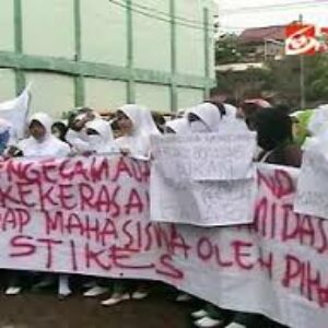 Mahasiswa Stikes Demonstrasi Desak Kepala Dikes Dicopot