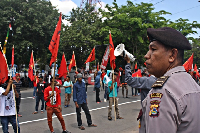 Demo PRD Dibubar Paksa, Seorang Bocah Jadi Korban - Kabar Harian Bima