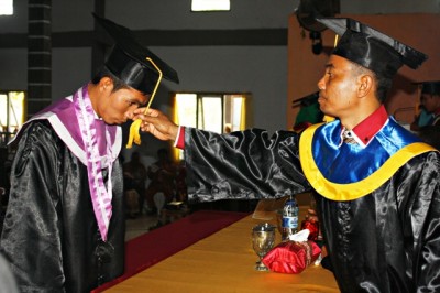 Wisuda angkatan ketujuh STKIP Taman Siswa Bima. Foto Bin