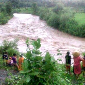 Banjir di Sape, Jembatan Ambruk, Satu Warga Meninggal