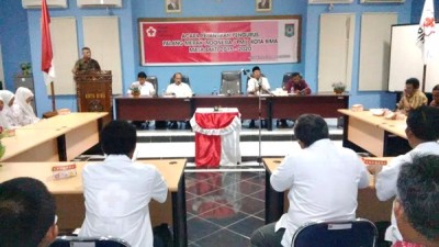 Wakil Walikota Bima saat memberikan sambutan. Foto: Erde