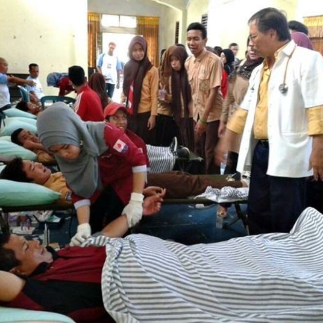 Alumni 92 SMAN 1 dan PWI Gelar Donor Darah