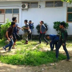 Demo, Mahasiswa Serang Kampus - Kabar Harian Bima