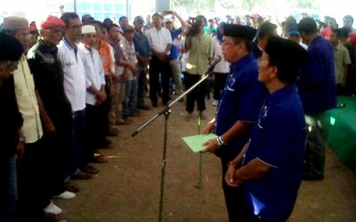 Pengukuhan perwakilan 3933 Tim Pemenangan di Kecamatan Sape. Foto: Bin