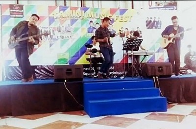 La Hila Band Perform disalah satu acara di Jakarta