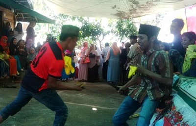 Mpa'a Manca saat kegiatan Khitanan  salah satu warga Wawo. Foto: Bin