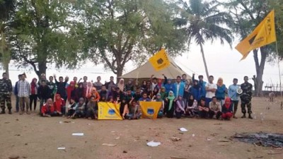 Anggota dan kader PMII Bima saat kemah bakti di Kolo. Foto: Hasnun