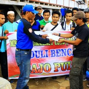 MJC Bima Bantu Korban Kebakaran Bajo Pulau - Kabar Harian Bima