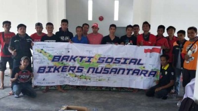 Penyerahan bantuan KYB dan Bikers Nusantara