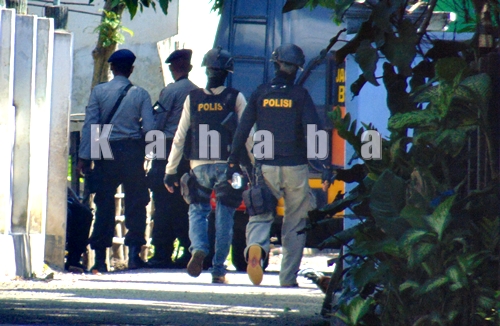 FJ Diduga Terkait Santoso dan Penembakan Kapolsek - Kabar Harian Bima