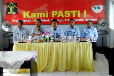 Jajaran Kakanwil Menhukam dan Kepala BNN Provinsi NTB saat sosialisasi di Rutan Bima. Foto: Deno