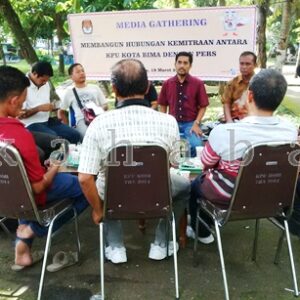 Jalin Kemitraan dengan Pers, KPU Kota Bima Gelar Media Ghatering - Kabar Harian Bima