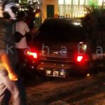 Mobil Sedan Tabrak Pagar Kantor Walikota Bima - Kabar Harian Bima