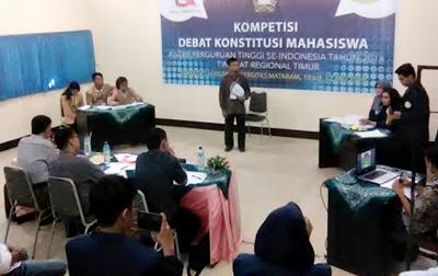 STIH Lolos 8 Besar Debat Konstitusi di Mataram - Kabar Harian Bima
