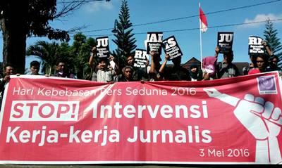 Hari Kebebasan Pers, JANGAN BUNGKAM JURNALIS! - Kabar Harian Bima