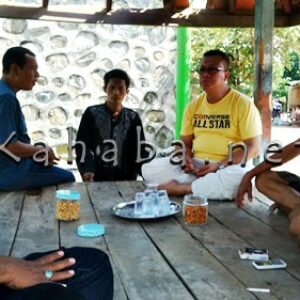 H. Sutarman Kunjungi Warga Kampung Sigi Korban Pelemparan - Kabar Harian Bima