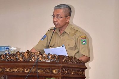 Wakil Walikota Bima saat menyampaikan KUA PPAS Tahun 2017. Foto: Hum