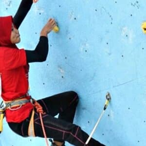 PON Jabar, Nurul Iqamah Sumbang Medali Pertama Panjat Tebing untuk NTB - Kabar Harian Bima