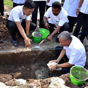 Wawali Bima Letakkan Batu Pertama Pembangunan RKB SDN 39 - Kabar Harian Bima
