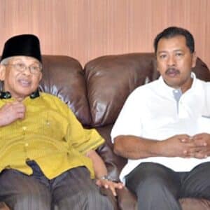 A.M. Fatwa Berkunjung ke Kantor Walikota Bima