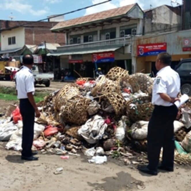 Sampah Numpuk, Kepala Dishubkominfo Marahi Pegawai UPT. Terminal Tente