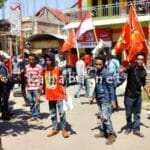 Sorot Jalan Rusak, LMND Aksi Tutup Jalan Cabang Mande - Kabar Harian Bima
