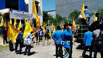 PMII Turun Demo, Sorot Parkir dan Bongkar Muat - Kabar Harian Bima