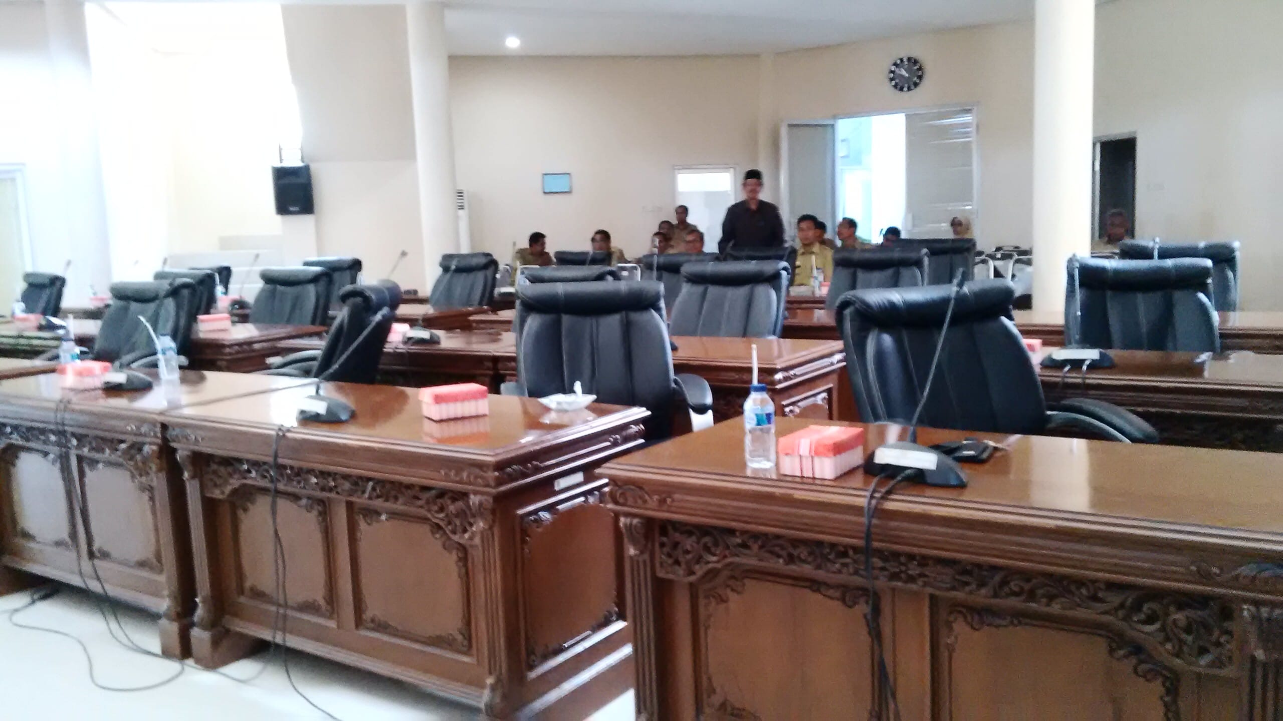 Molor Paripurna Dewan Molor Satu Jam, Undangan Galau - Kabar Harian Bima