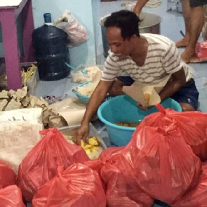 IITCF Sebar 5.000 Bungkus Nasi untuk Korban Banjir