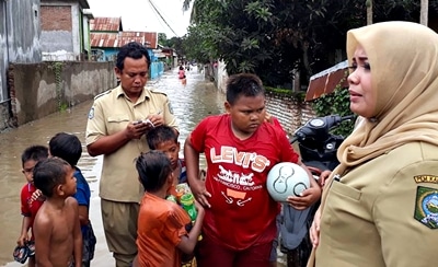 Bupati Bima Tinjau Banjir di Woha - Kabar Harian Bima