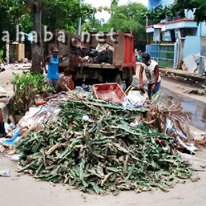 Tumpukan Sampah di Lewirato Mulai Diangkut