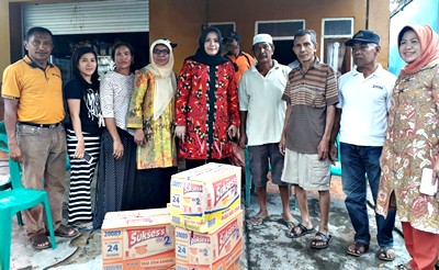 Bupati Bantu warga Bima Korban Banjir di Sumbawa - Kabar Harian Bima