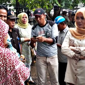 Bupati Bima Tinjau Korban Angin Puting Beliung di Wera - Kabar Harian Bima