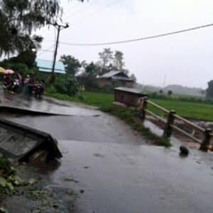 Banjir, Jembatan di Cenggu Jebol