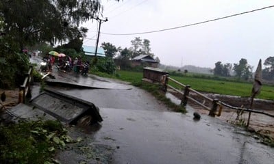 Banjir, Jembatan di Cenggu Jebol - Kabar Harian Bima