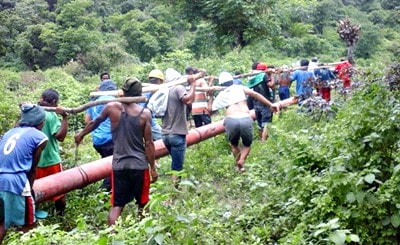 Tiang Listrik di Desa Pai Roboh, PLN Sape Terus Perbaiki Jaringan - Kabar Harian Bima