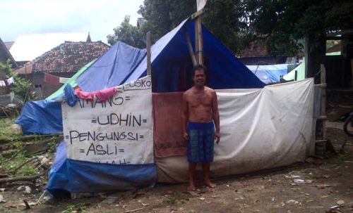Pasca Banjir, 4 Kepala Keluarga ini Masih Hidup di Tenda - Kabar Harian Bima