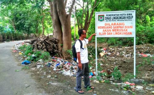 Sampah Menumpuk di Gunung Wadu Ntanda Rahi - Kabar Harian Bima