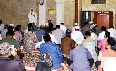 Bupati Ajak Masyarakat Makmurkan Masjid dan Musholla - Kabar Harian Bima