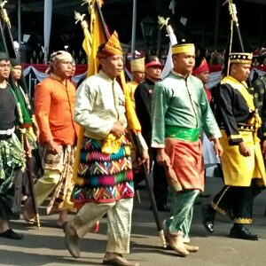 2 Putra Bima Ikut Parade Kawal Bendera Pusaka Dari Monas Ke Istana Negara - Kabar Harian Bima
