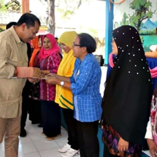 Walikota Bima Salurkan Dana BOP TK-PAUD Kemendikbud Tahun 2017