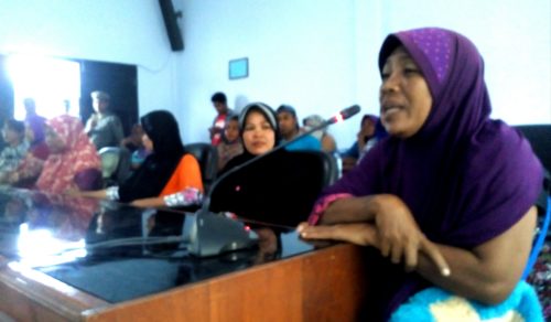 Hendak Digusur, Pedagang Amahami Menangis di Kantor Dewan - Kabar Harian Bima