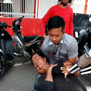 Provokasi Massa Aksi dengan Pedang, Pria ini Diringkus Polisi