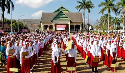 1.000 Anak Bima Tulis Surat Untuk Presiden Jokowi - Kabar Harian Bima