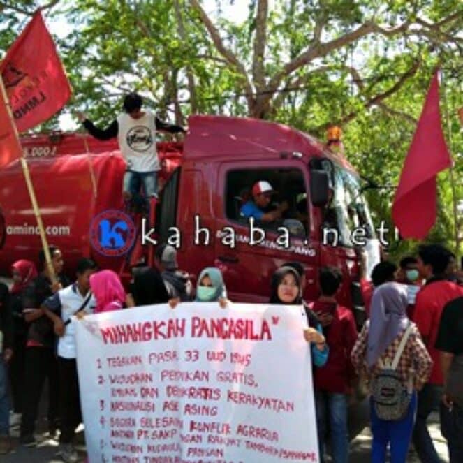 Demonstrasi, LMND Bima Tahan Mobil Tangki