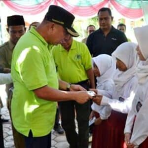 175 Siswa Kelurahan Tanjung Terima Bantuan Program Indonesia Pintar