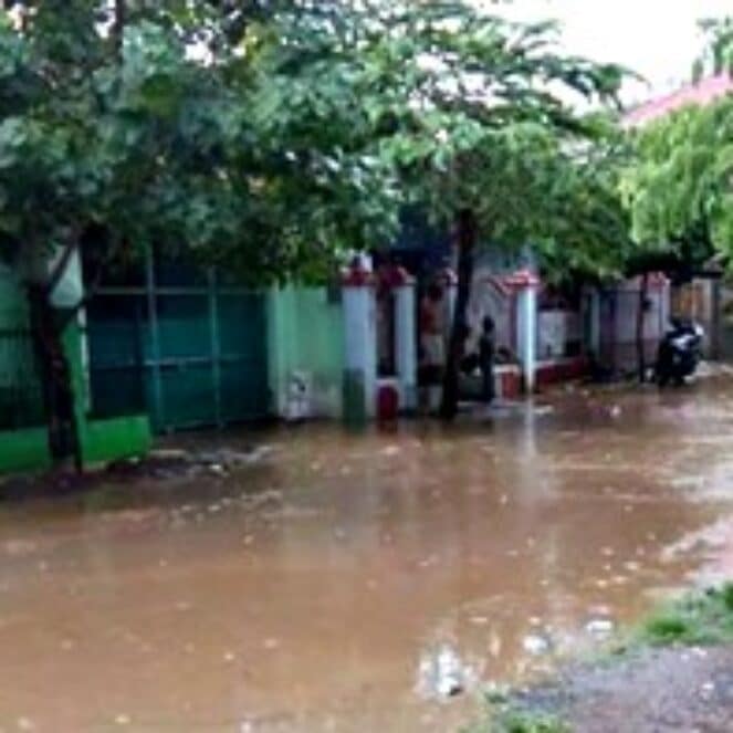 Hujan 20 Menit, Lingkungan Tambana Direndam Banjir